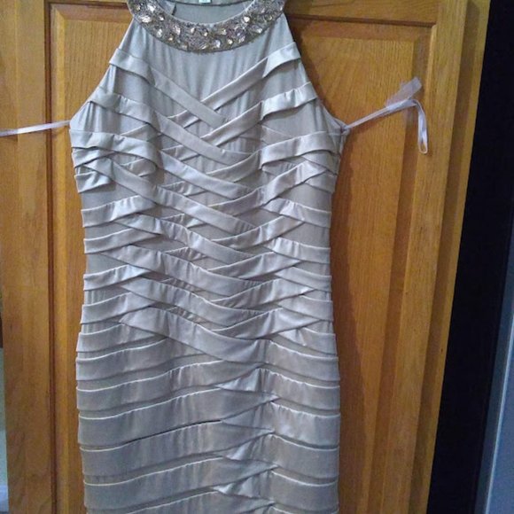 Sleeveless Gold sheath dress K W Collections Size 10 - Picture 6 of 6